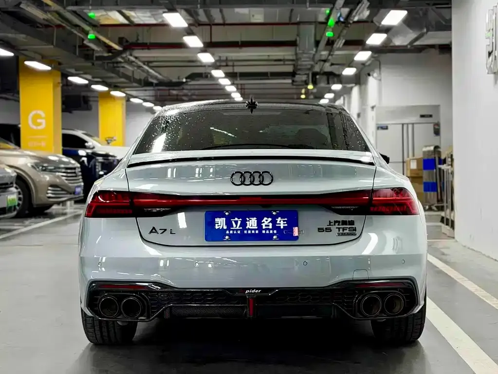 Audi A7L — фото 8