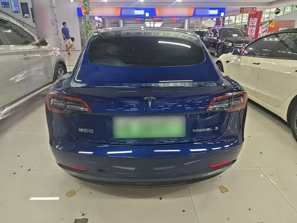 Tesla Model 3 — фото 7