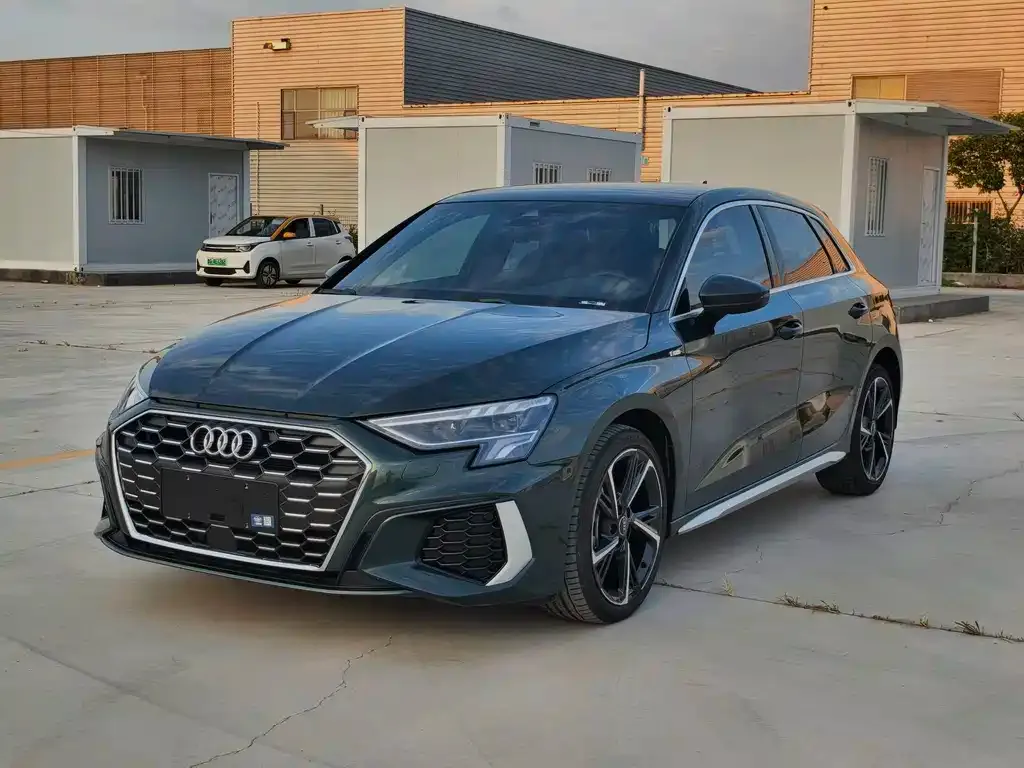 Audi A3 — фото 1