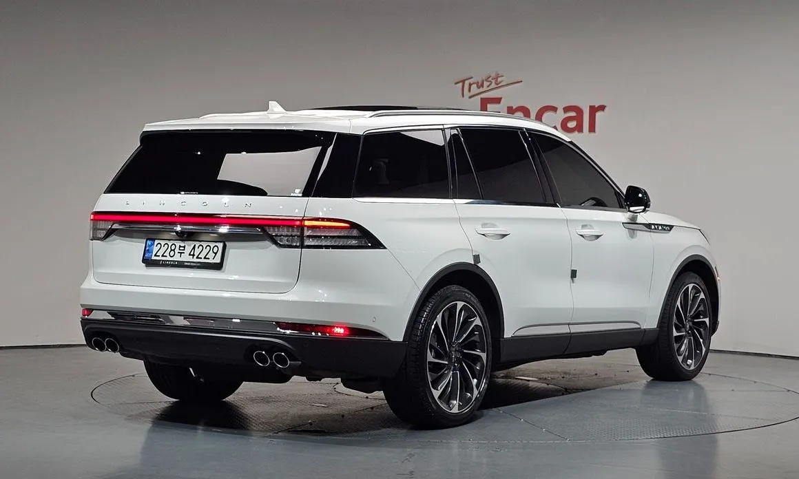 Lincoln Aviator — фото 7