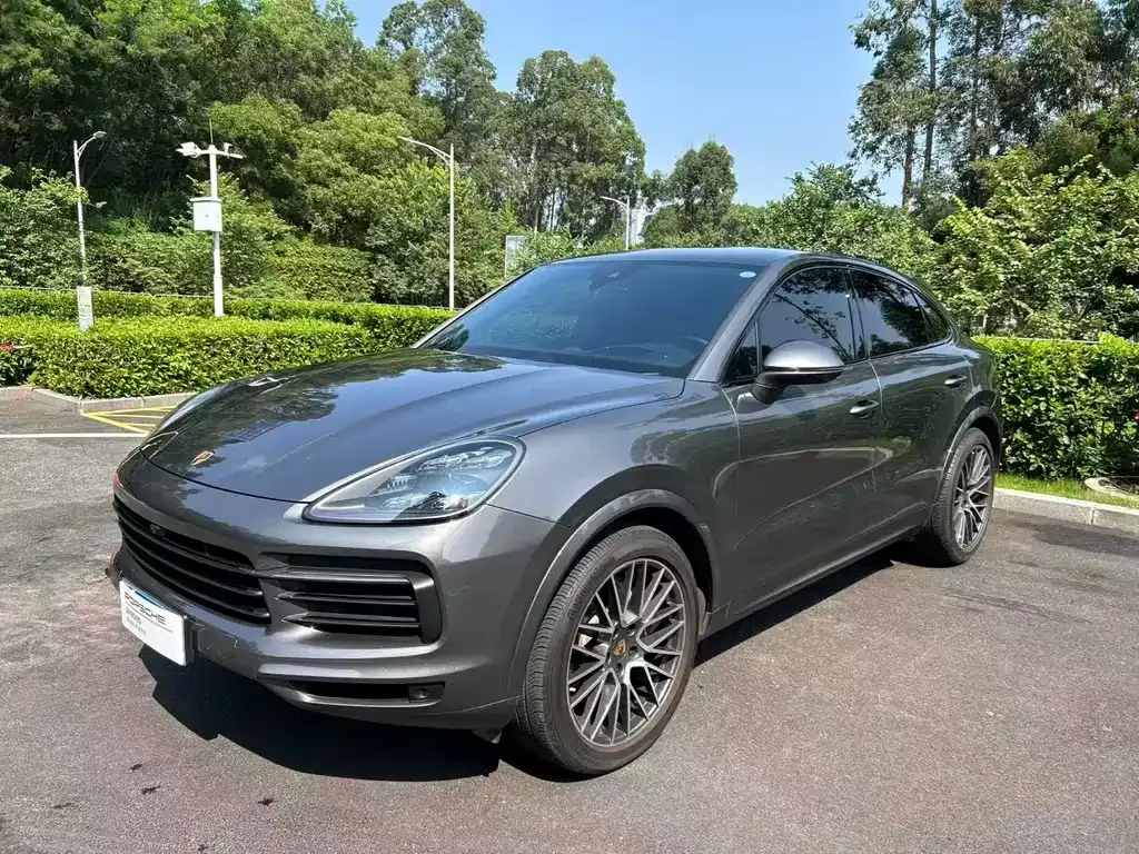 Porsche Cayenne — фото 1
