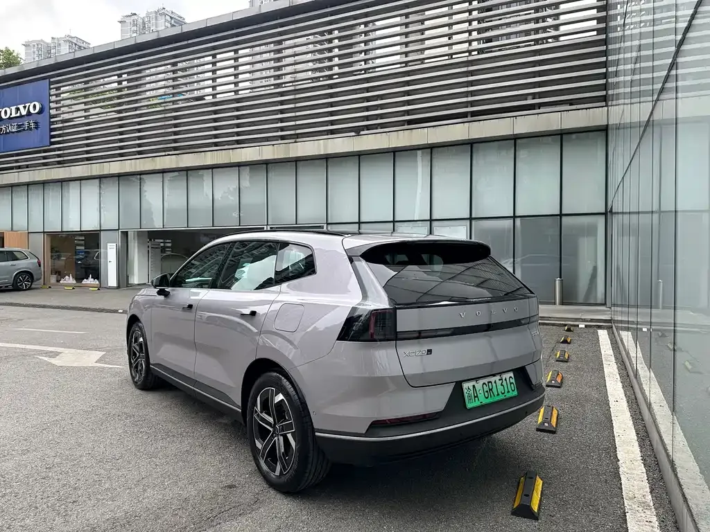 Volvo XC70 Plug-in Hybrid — фото 9