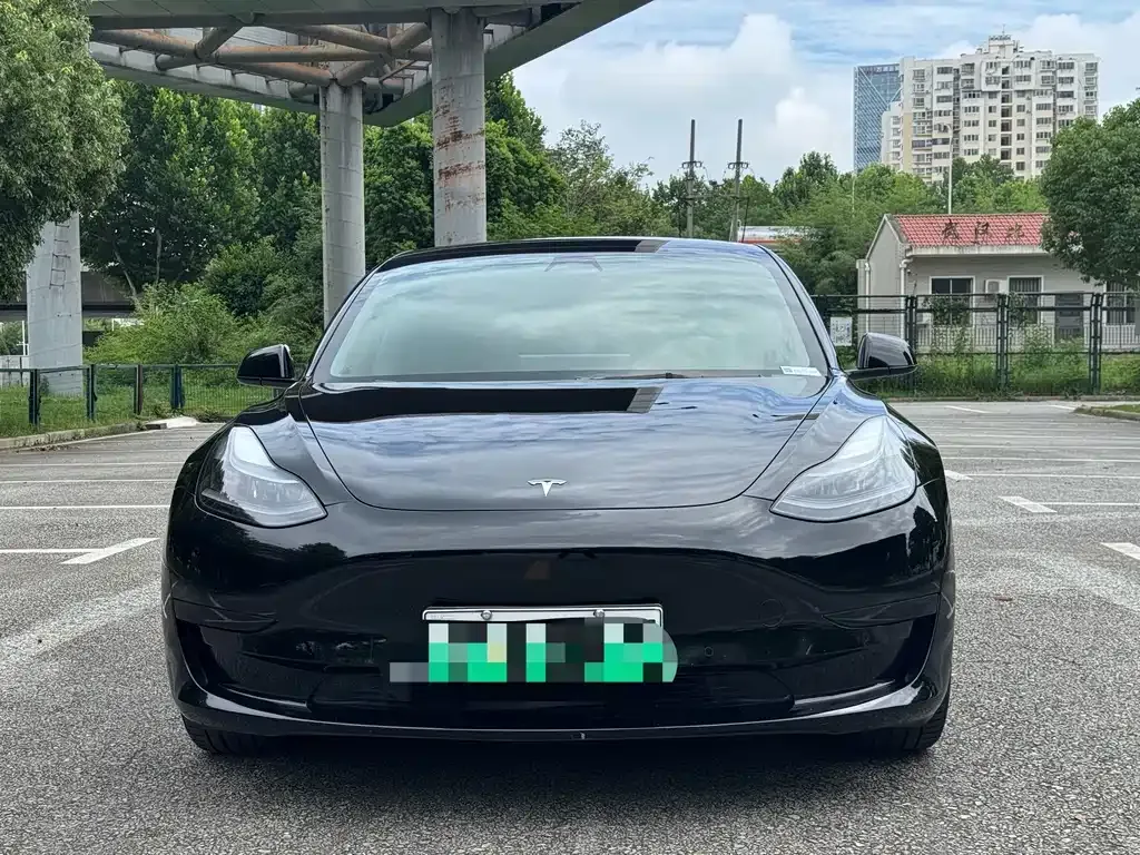 Tesla Model 3 — фото 8