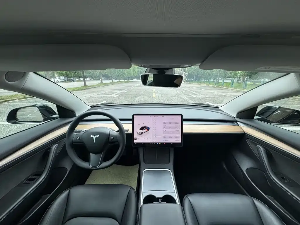 Tesla Model 3 — фото 9