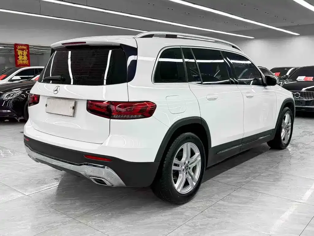 Mercedes-Benz GLB — фото 6