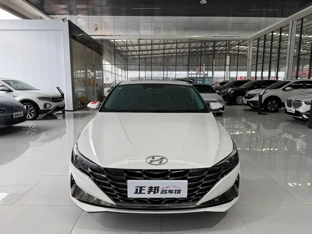 Hyundai Elantra — фото 9