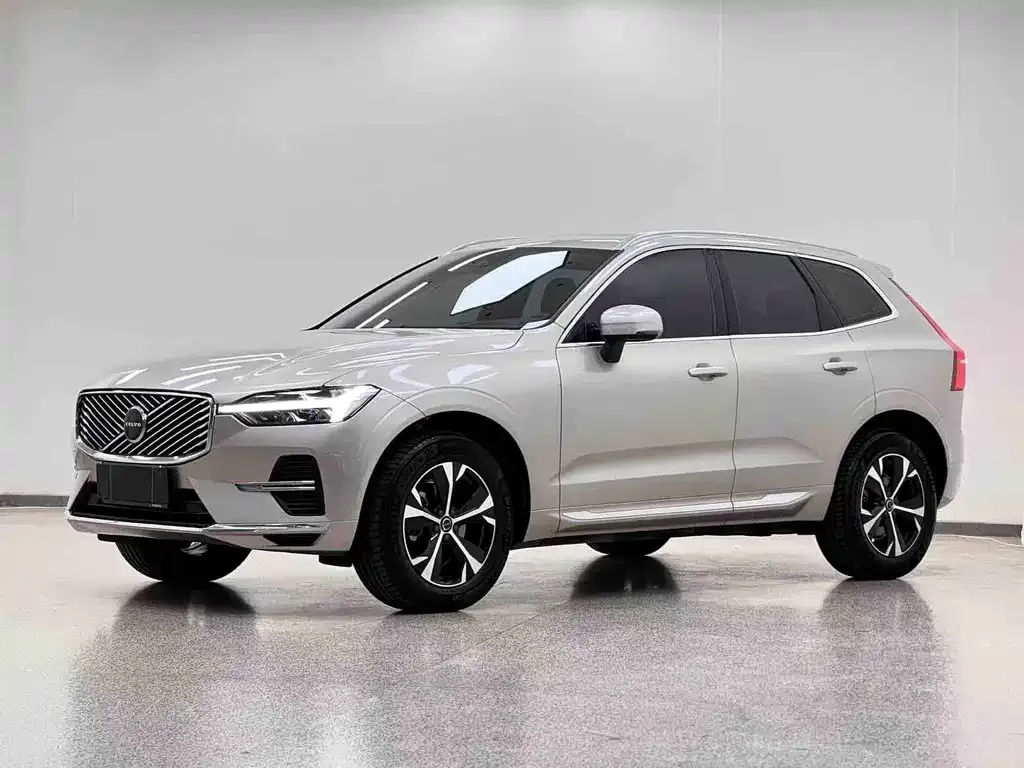 Volvo XC60 — фото 1