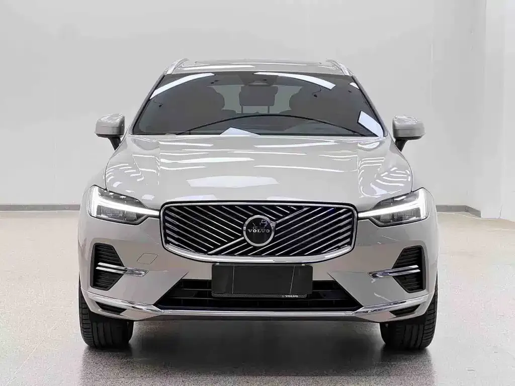 Volvo XC60 — фото 10