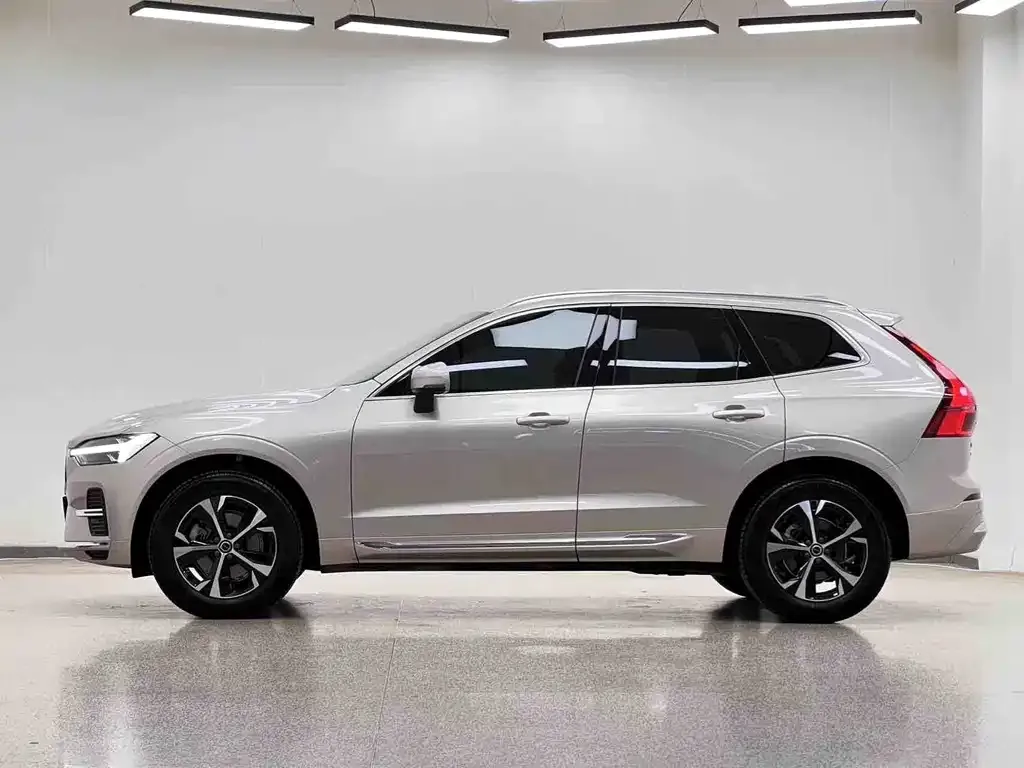 Volvo XC60 — фото 7