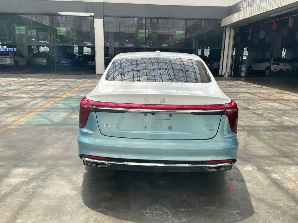 Hongqi H5 — фото 2