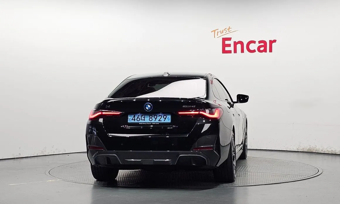 BMW i4 — фото 3