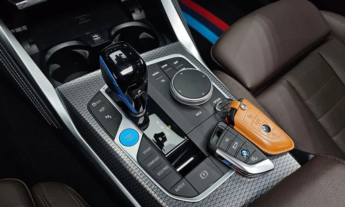 BMW i4 — фото 8