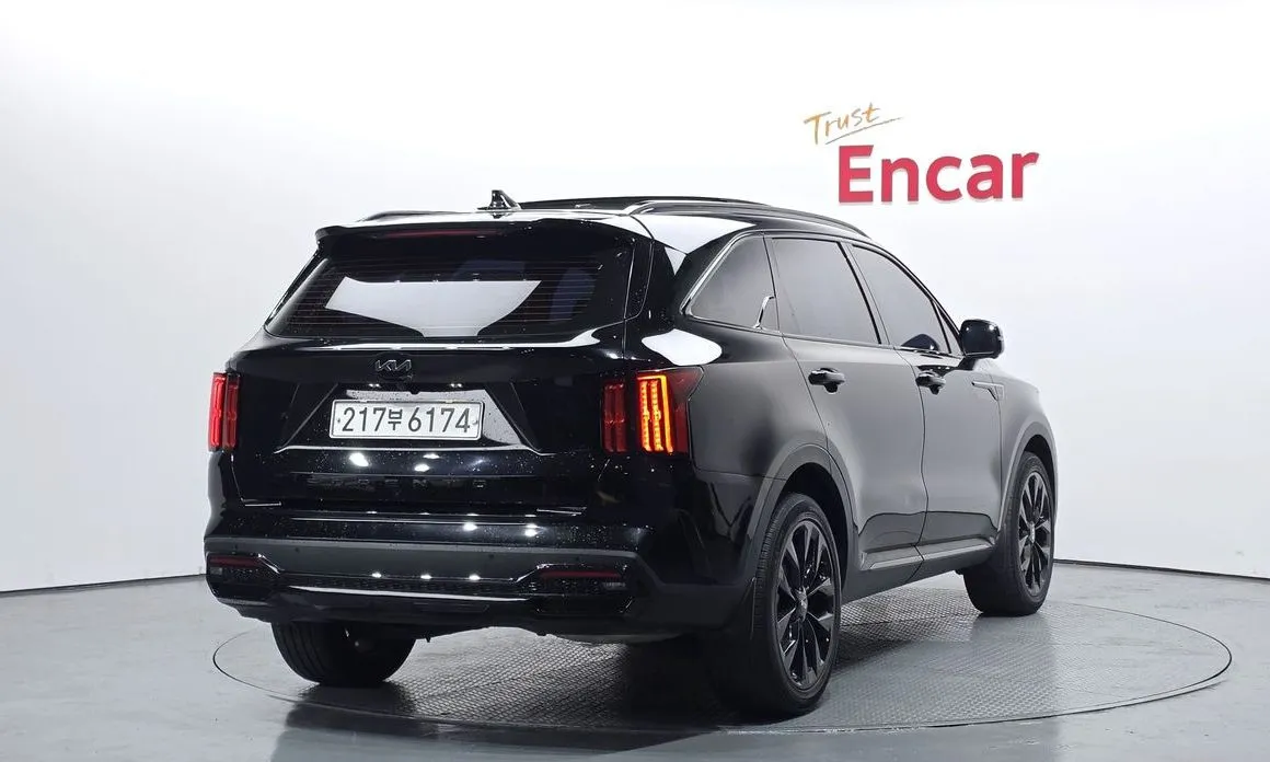 Kia Sorento — фото 6