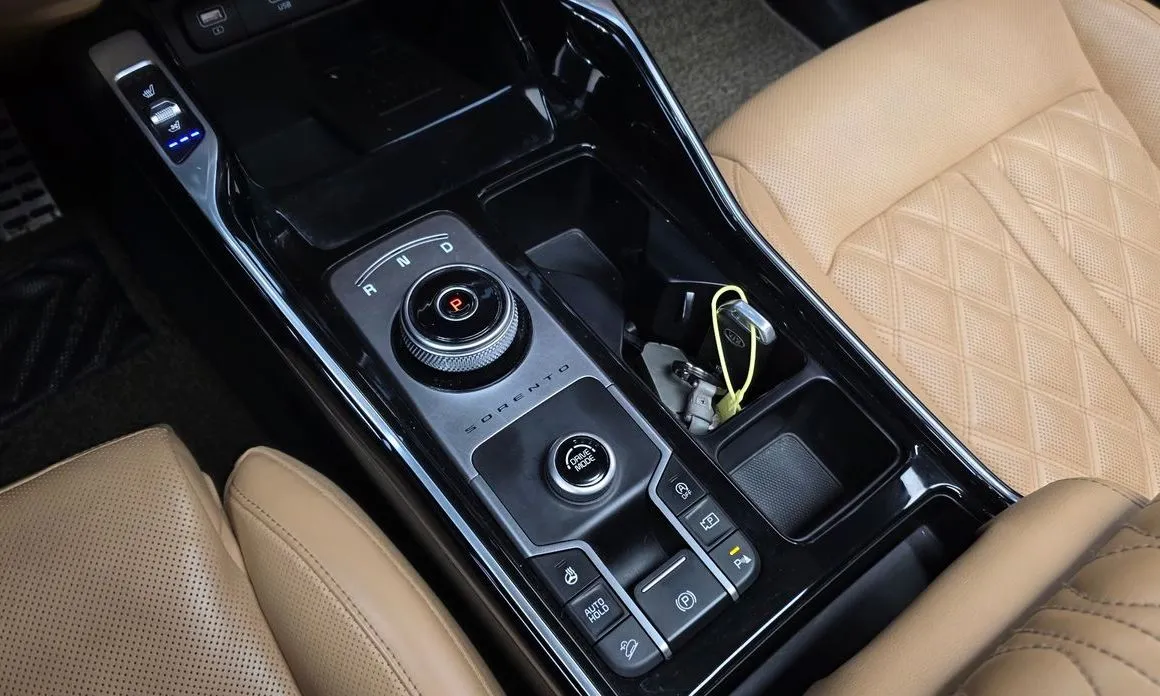 Kia Sorento — фото 9