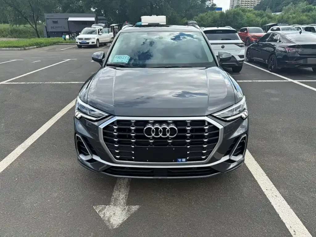 Audi Q3 — фото 9