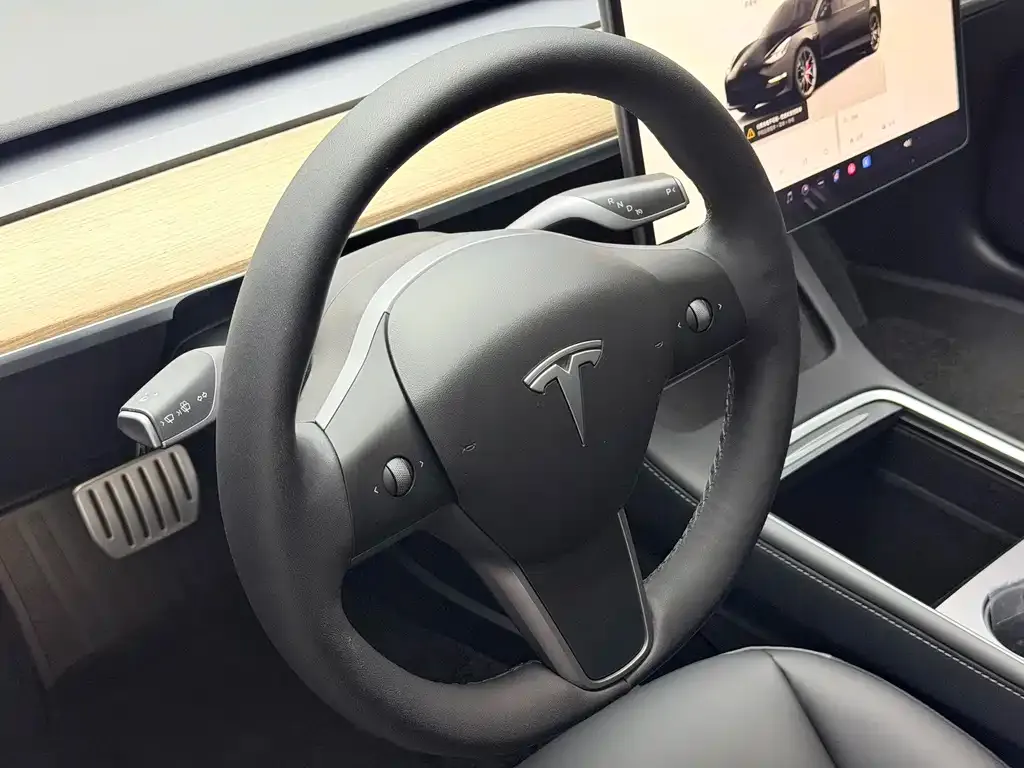 Tesla Model 3 — фото 7