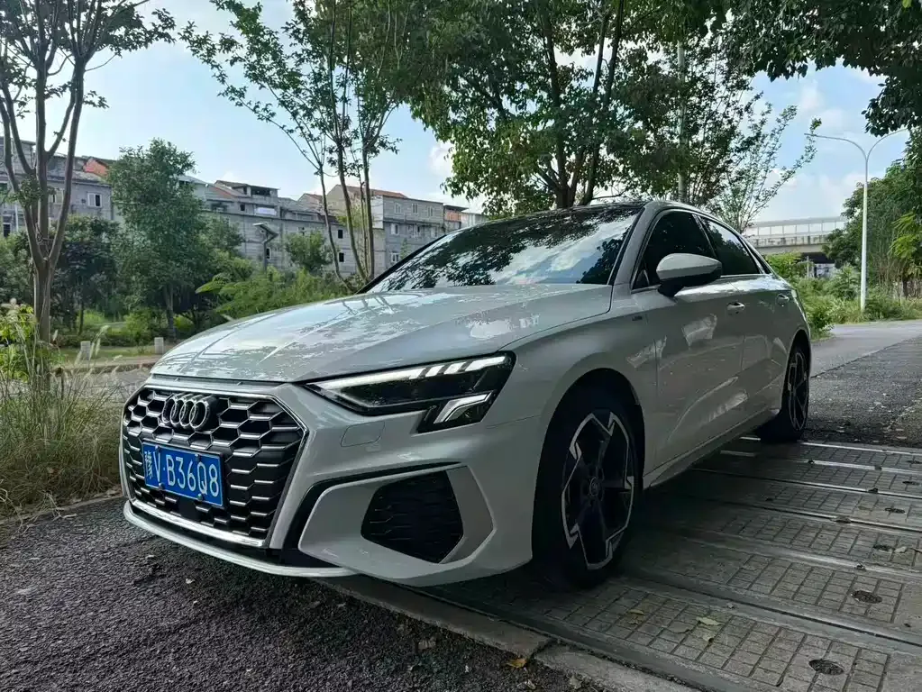 Audi A3 — фото 1