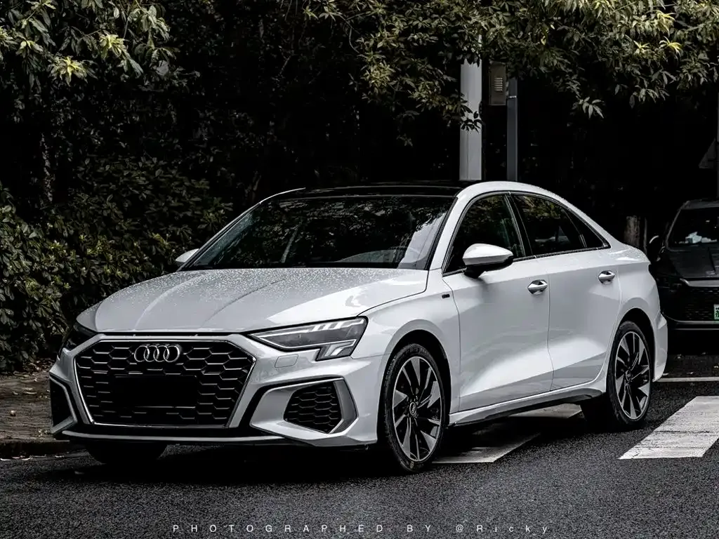 Audi A3 — фото 1