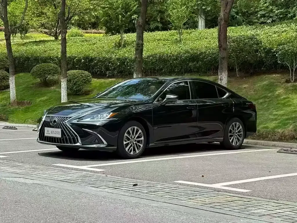 Lexus ES — фото 8