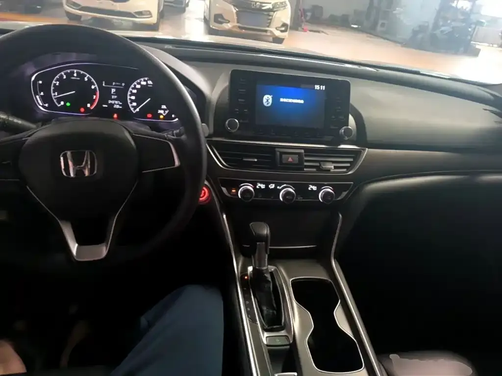 Honda Accord — фото 6
