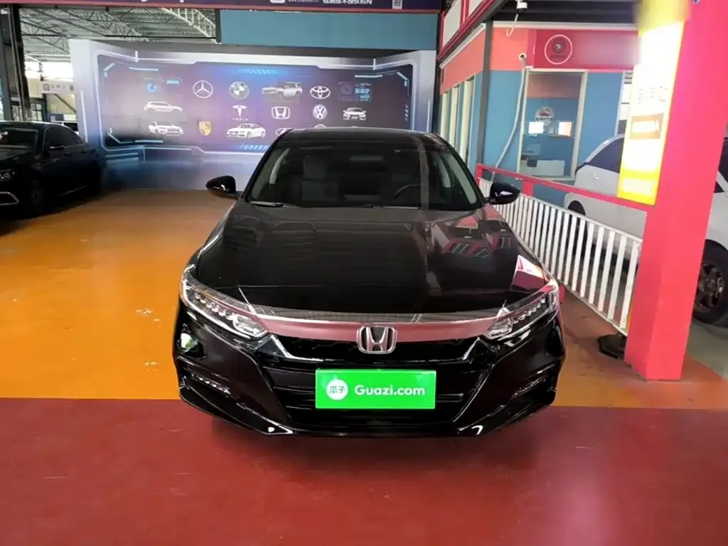 Honda Accord — фото 10
