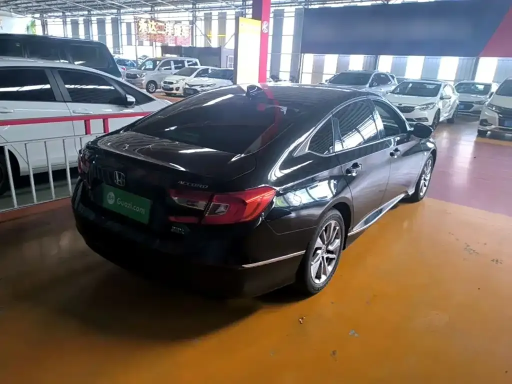 Honda Accord — фото 9