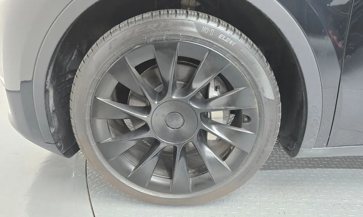 Tesla Model Y — фото 7