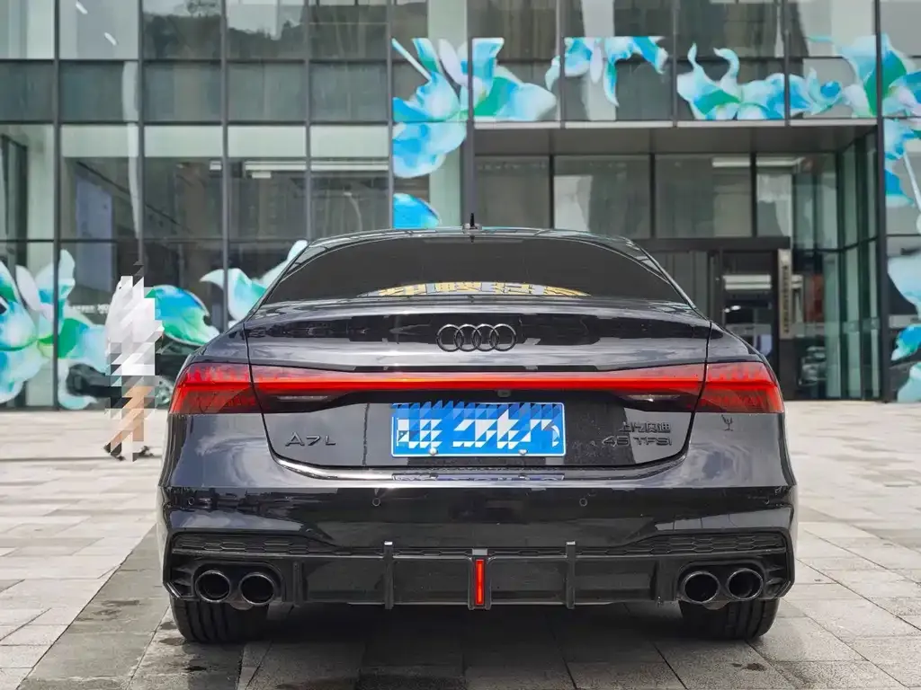 Audi A7L — фото 2
