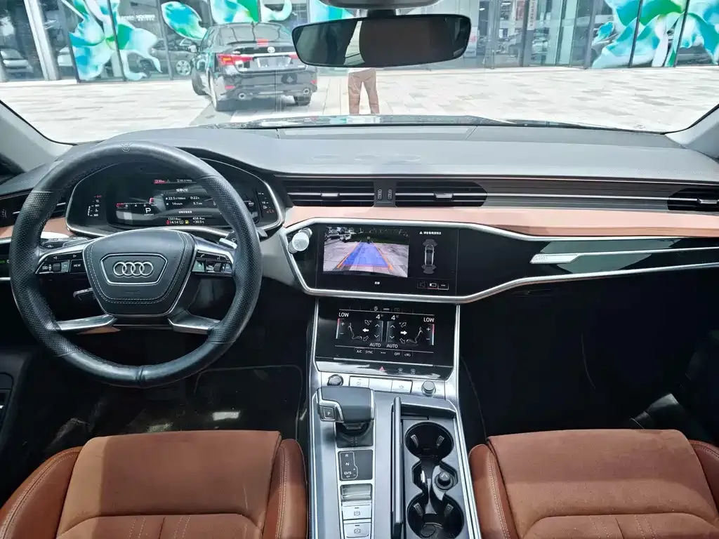 Audi A7L — фото 6