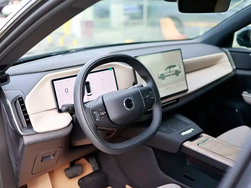 Volvo XC70 Plug-in Hybrid — фото 8