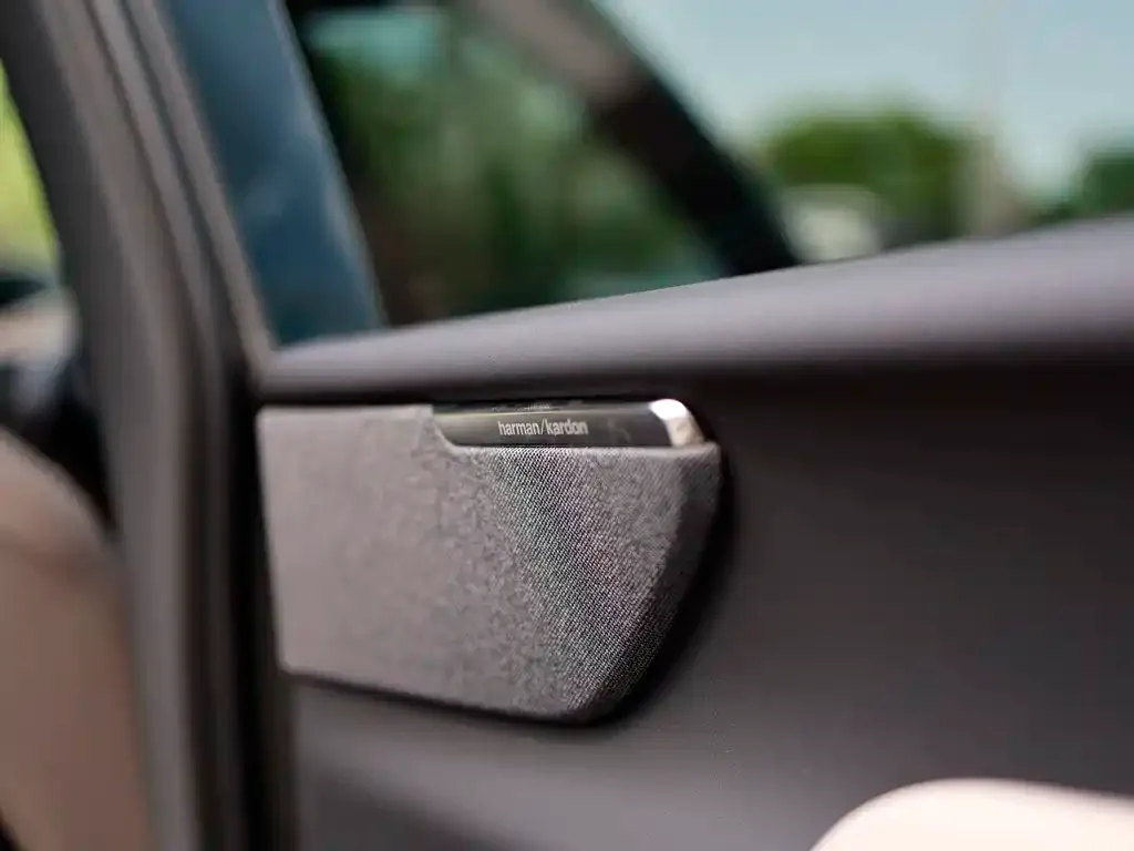 Volvo XC70 Plug-in Hybrid — фото 5