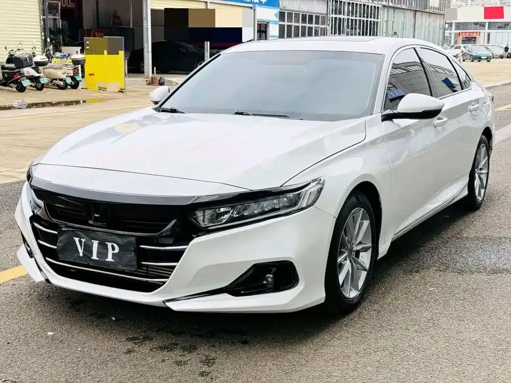 Honda Accord — фото 1