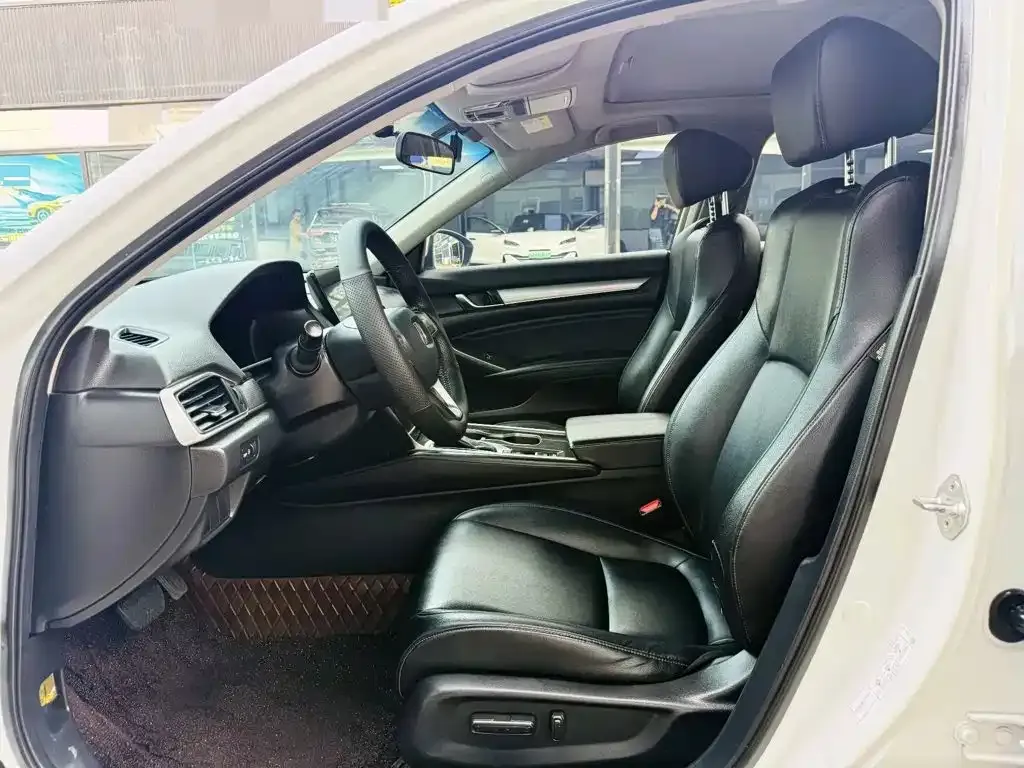 Honda Accord — фото 9