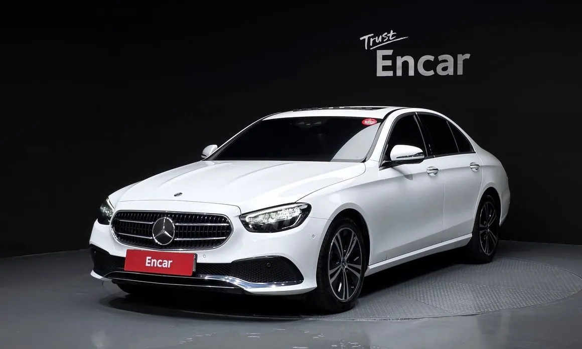Mercedes-Benz E-Class — фото 1