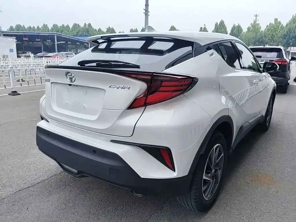 Toyota C-HR — фото 7