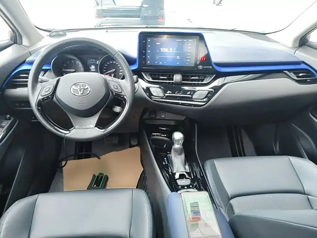 Toyota C-HR — фото 8
