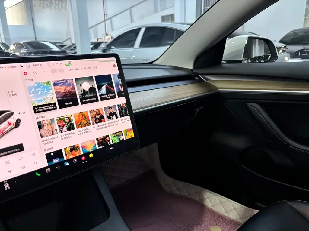 Tesla Model 3 — фото 6