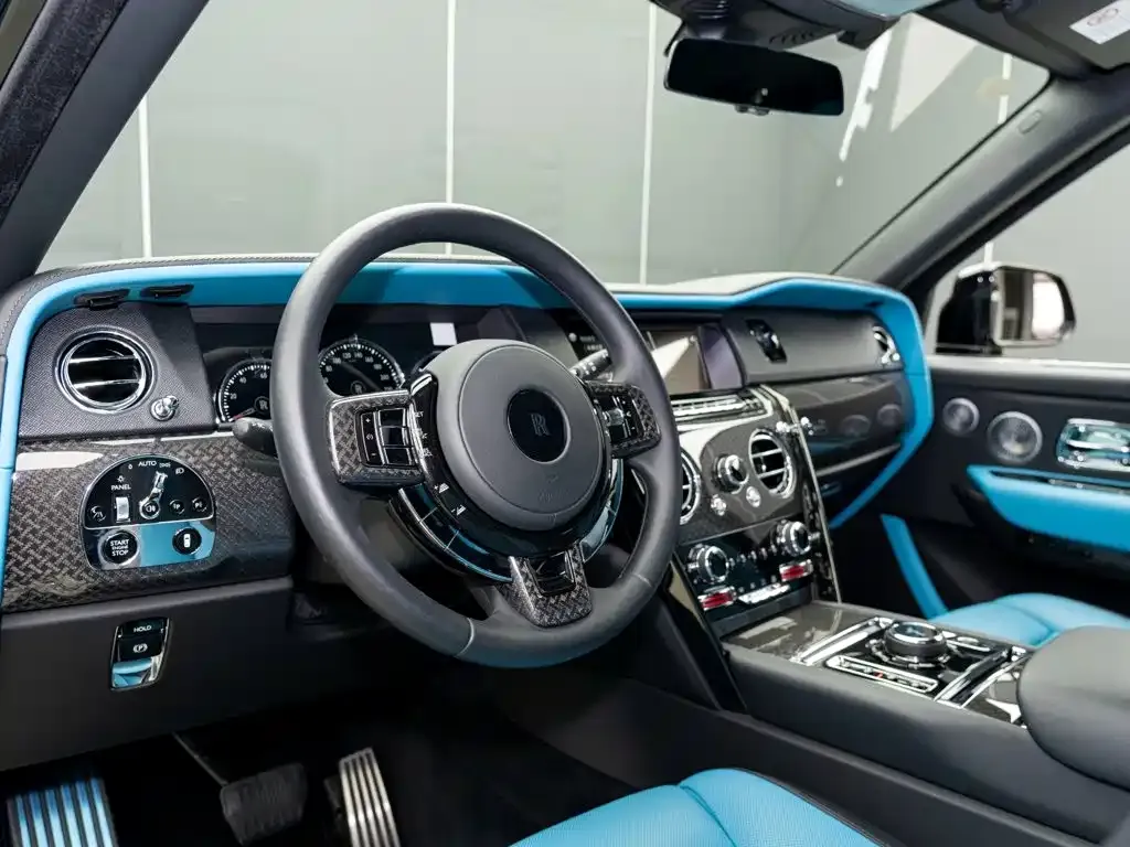 Rolls-Royce Cullinan — фото 10