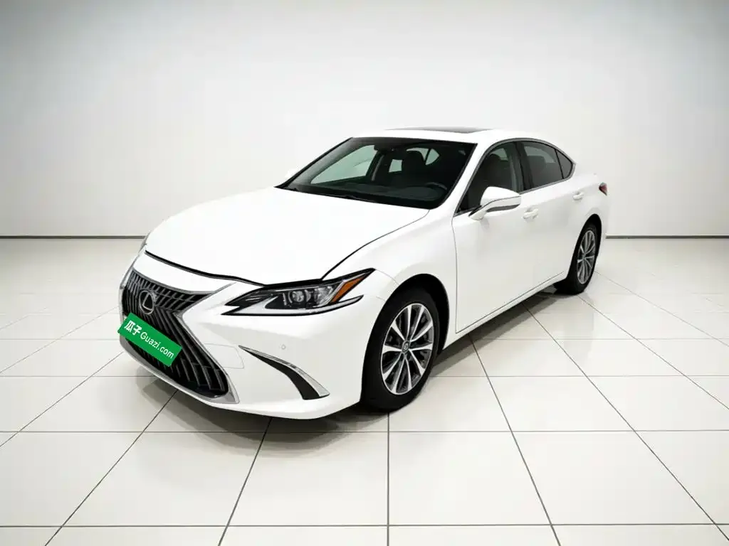 Lexus ES — фото 1
