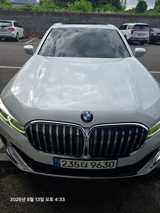 BMW 7-Series — фото 1