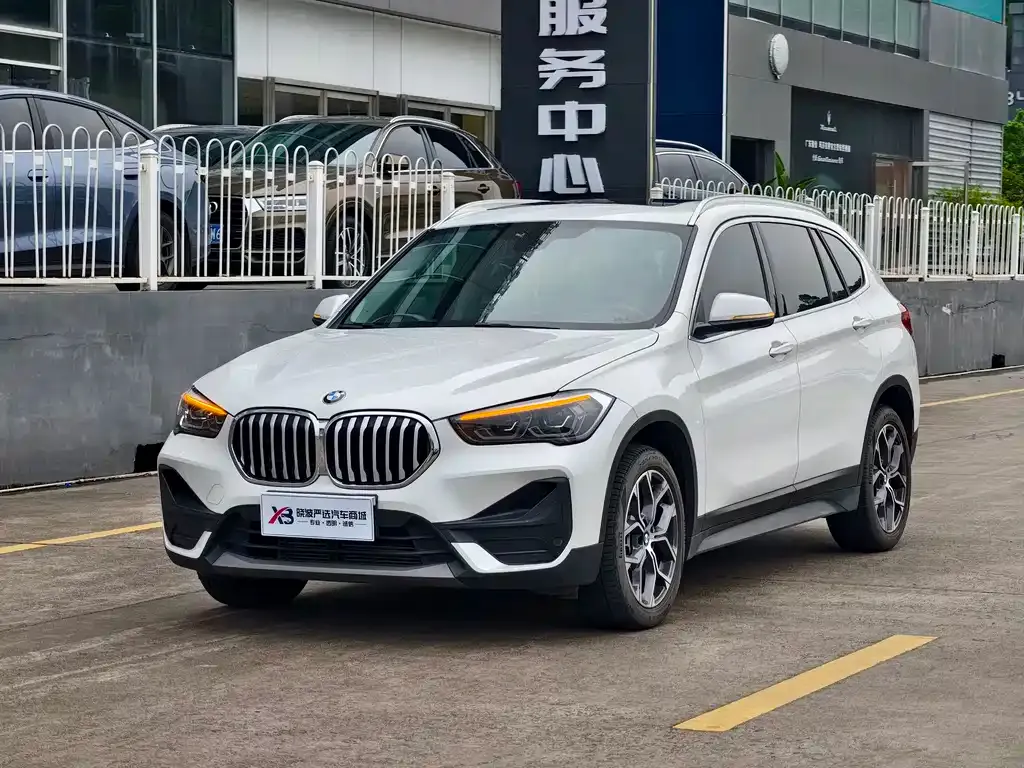 BMW X1 — фото 1