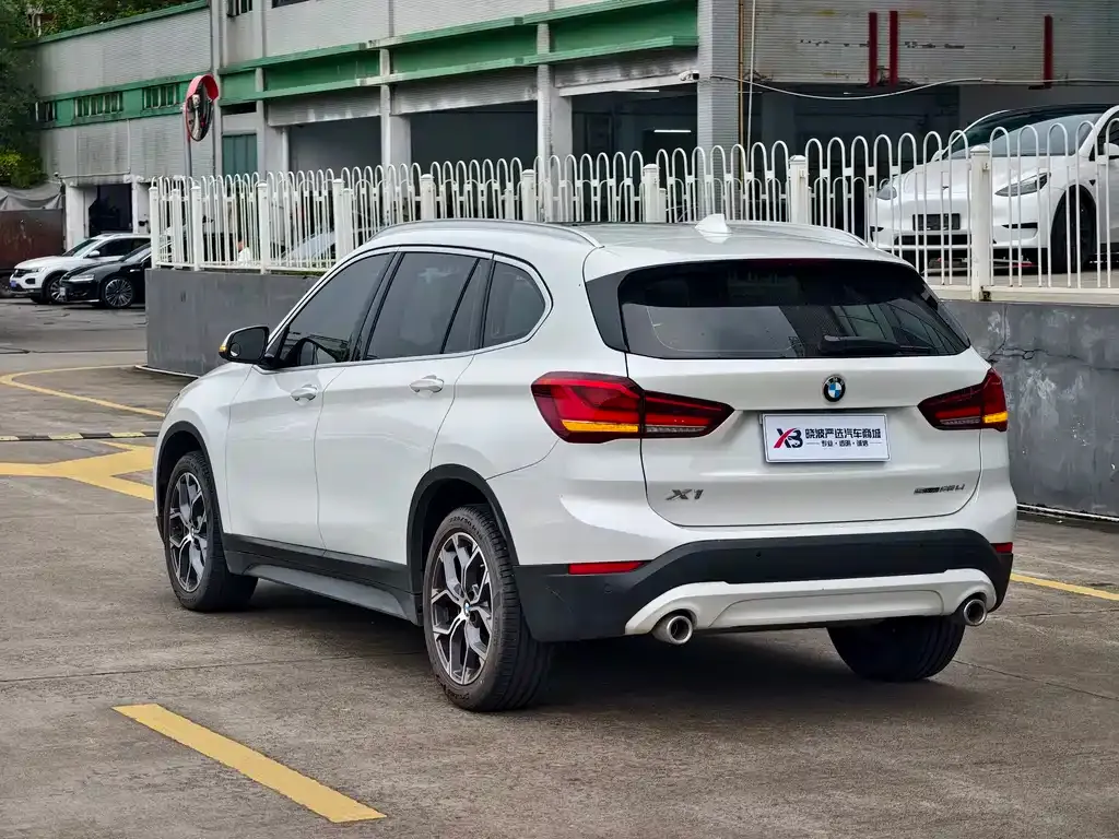 BMW X1 — фото 6