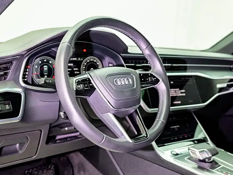 Audi A6L — фото 2