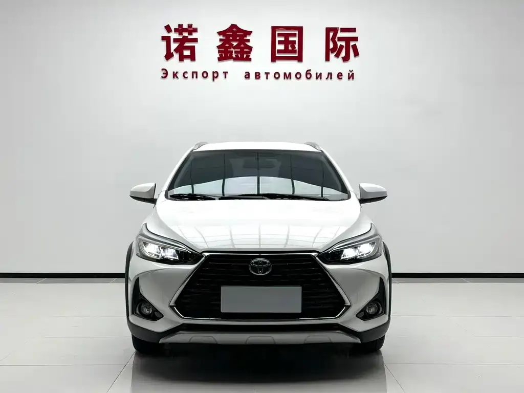 Toyota Yaris L — фото 3