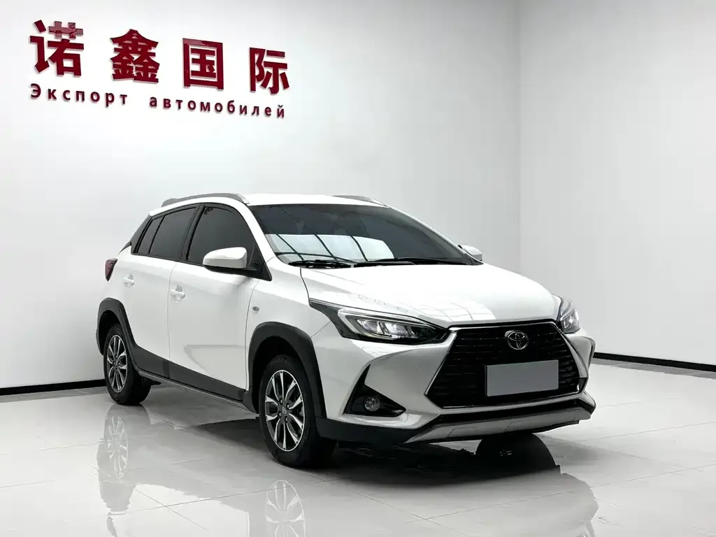 Toyota Yaris L — фото 2