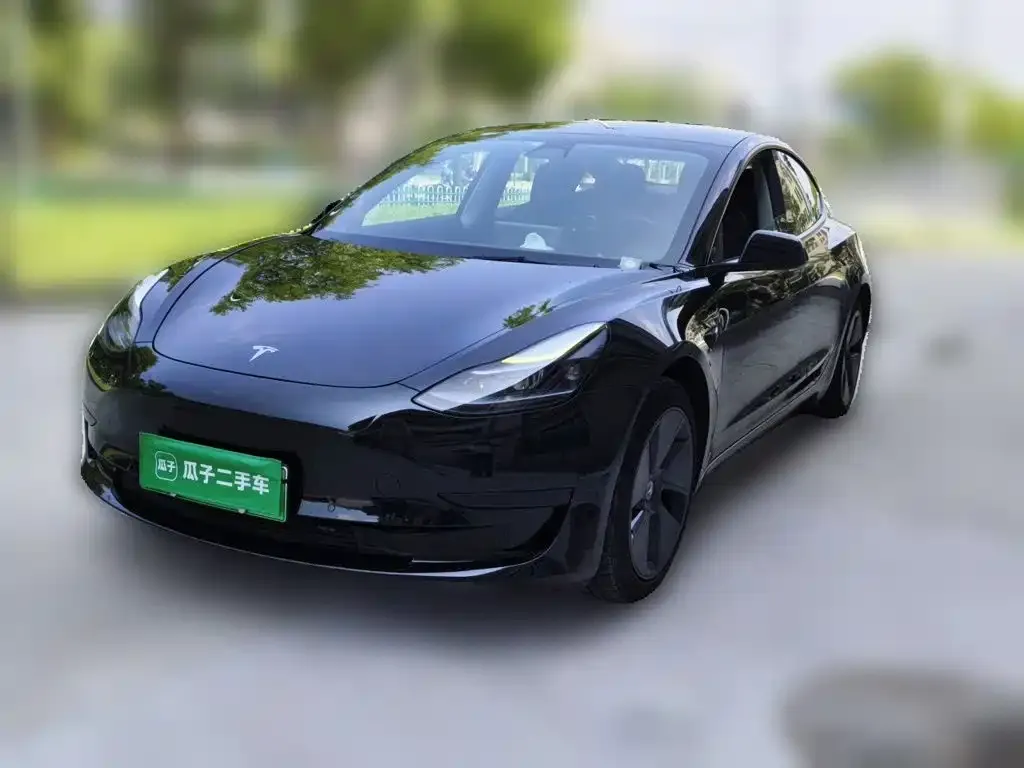 Tesla Model 3 — фото 1
