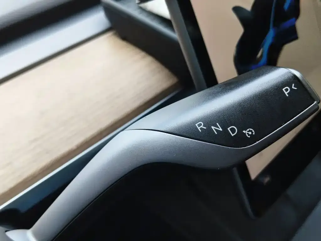 Tesla Model 3 — фото 5