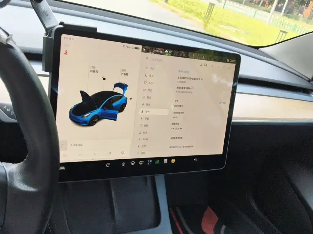 Tesla Model 3 — фото 8
