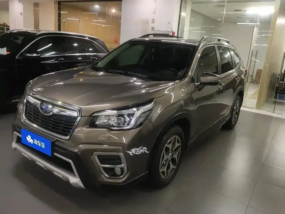 Subaru Forester — фото 1