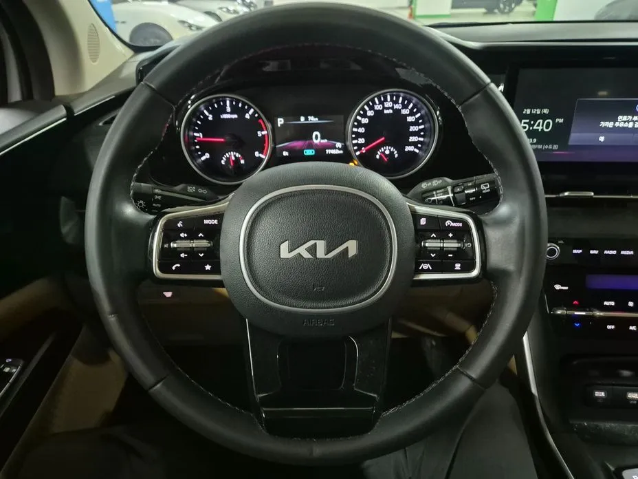 Kia Carnival — фото 10
